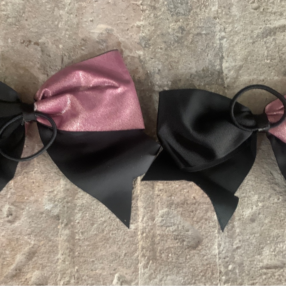 Two Cheer Bows - Picture 2 of 2